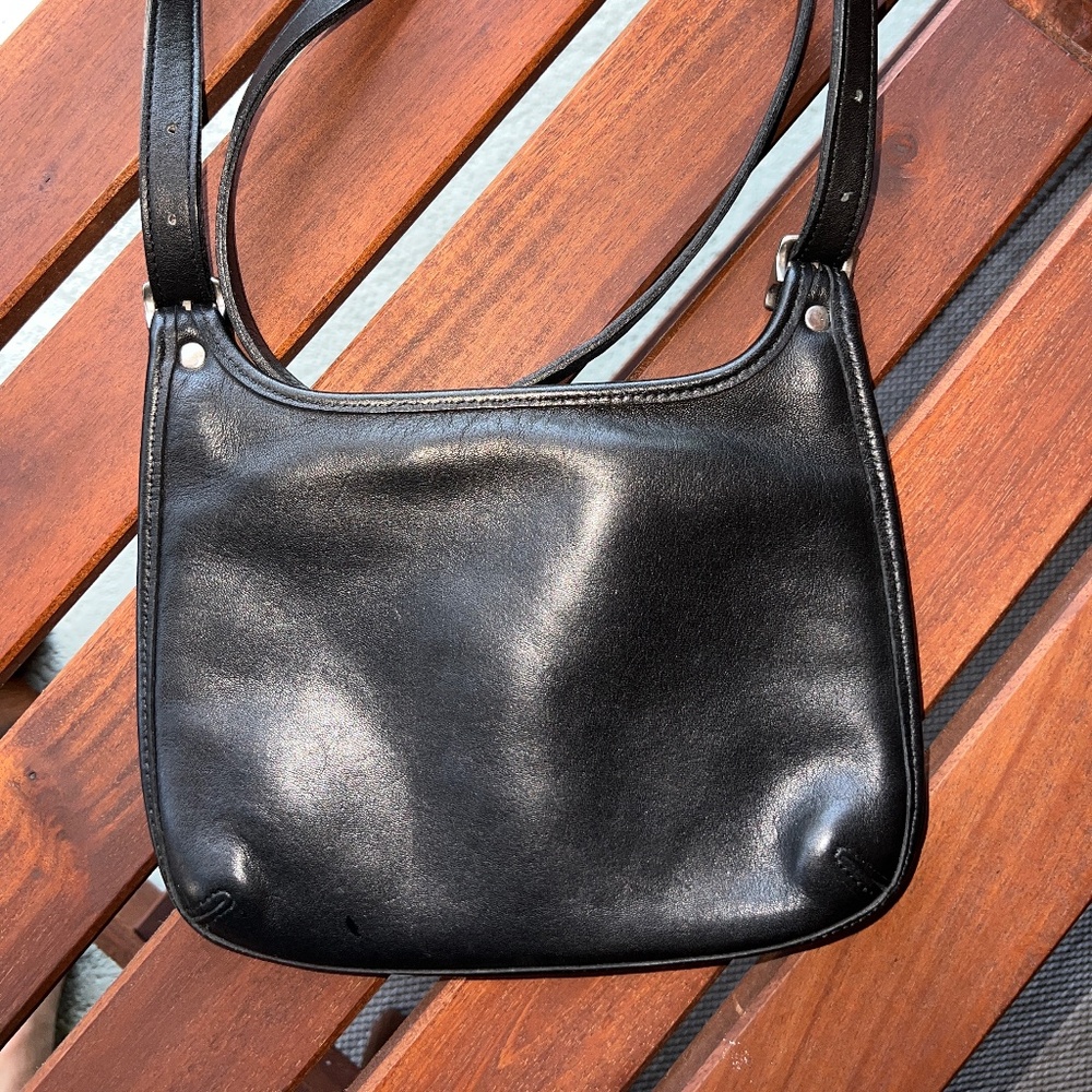 Vintage Coach 9142 Black Saddle Flap Slim Hippie Leather Cross Body Purse Bag